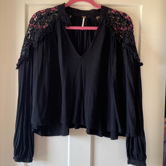 Free People Top - Picture 1 of 1